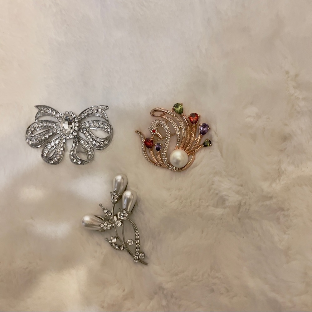 Assorted Brooches - Picture 2 of 2